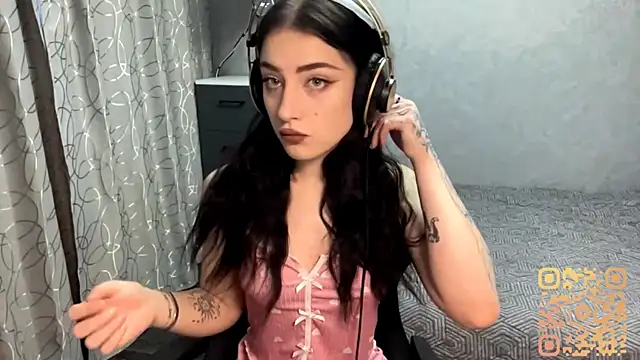 Meowluly online show from 11-26-25, 09:16