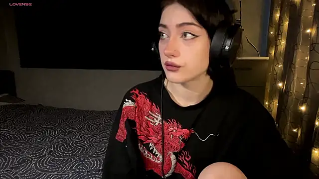 Snapshot of Meowluly chatting on 02-05-26, 10:03 Meowluly online show from 02-05-26, 10:03