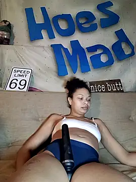 Snapshot of PassionateAboutSex chatting on 02-10-26, 01:10 PassionateAboutSex online show from 02-10-26, 01:10