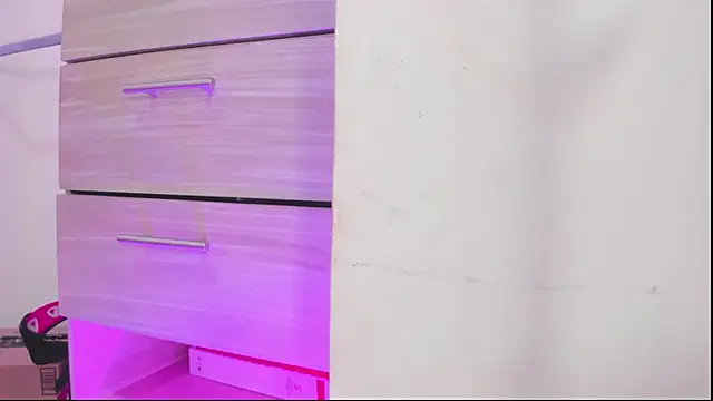 Snapshot of Miss_JulietaShadow chatting on 12-01-25, 08:25 Miss JulietaShadow online show from 12-01-25, 08:25