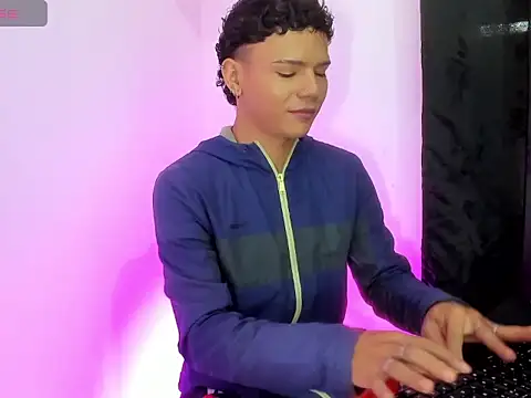 secret justin7 online show from 11-29-25, 12:19