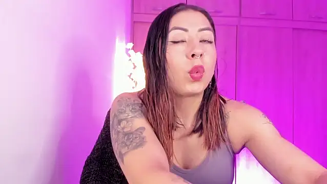 Snapshot of MaddieHunter chatting on 04-30-26, 02:34 MaddieHunter online show from 04-30-26, 02:34