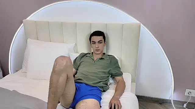 MoonlinSkinn online show from 11-24-25, 08:03