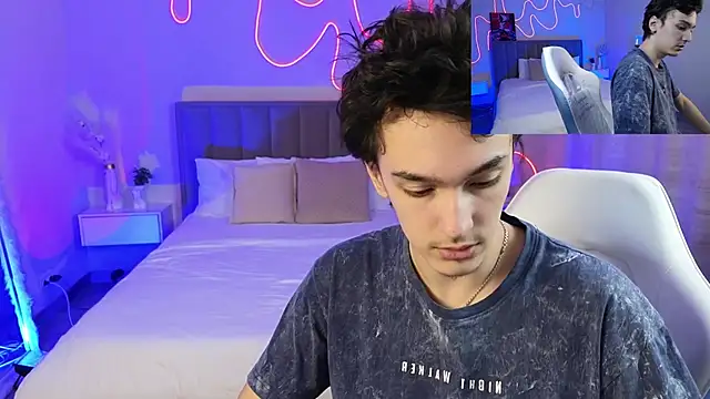 MoonlinSkinn online show from 02-14-26, 01:02