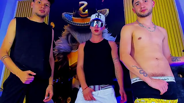 Snapshot of Thegolden_boys chatting on 11-29-25, 05:21 Thegolden boys online show from 11-29-25, 05:21