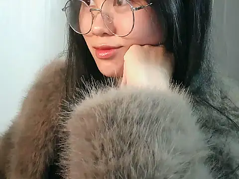 Snapshot of Nunaa18 chatting on 12-15-25, 03:27 Nunaa18 online show from 12-15-25, 03:27