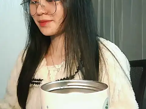 Snapshot of Nunaa18 chatting on 02-10-26, 01:37 Nunaa18 online show from 02-10-26, 01:37