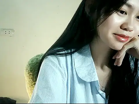 Snapshot of Nunaa18 chatting on 07-03-26, 04:46 Nunaa18 online show from 07-03-26, 04:46