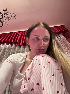 Snapshot of TomilaSi chatting on 02-17-26, 08:26 TomilaSi online show from 02-17-26, 08:26