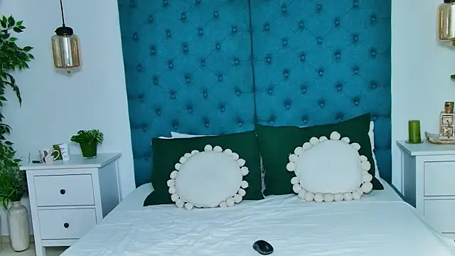 Snapshot of RubyLustx chatting on 11-28-25, 04:37 RubyLustx online show from 11-28-25, 04:37