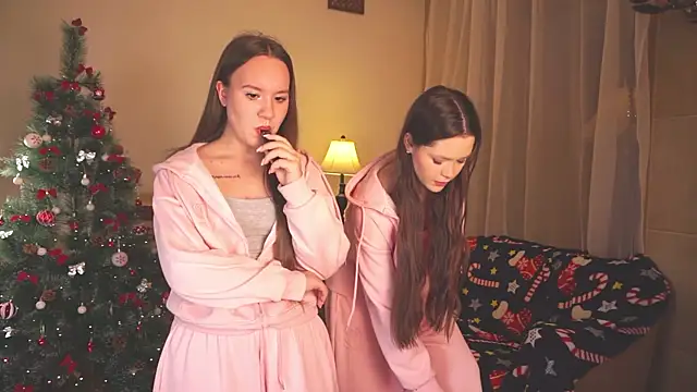 VirginiaRowe online show from 12-01-25, 02:00