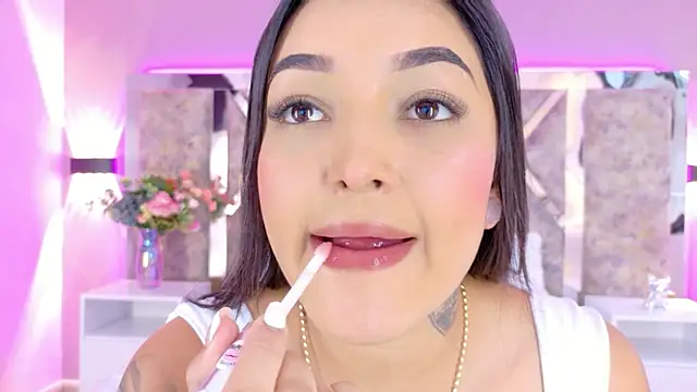 MelissaGill  online show from 12-22-25, 07:22