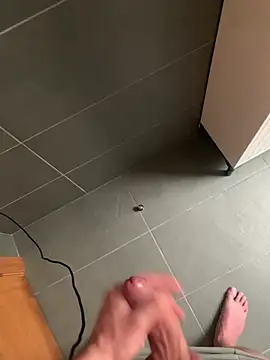 Biowof online show from 04-21-26, 03:28