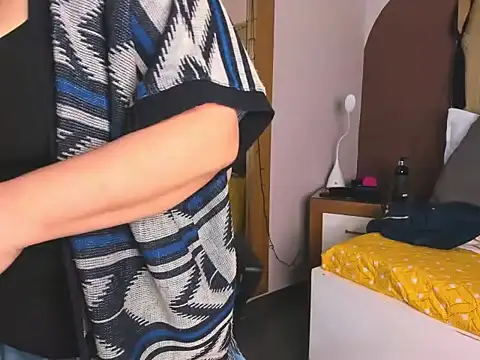 Snapshot of MilaFoxxy chatting on 11-29-25, 11:35 MilaFoxxy online show from 11-29-25, 11:35