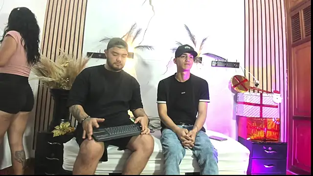 Snapshot of Karen_Mio chatting on 12-01-25, 01:05 Karen Mio online show from 12-01-25, 01:05