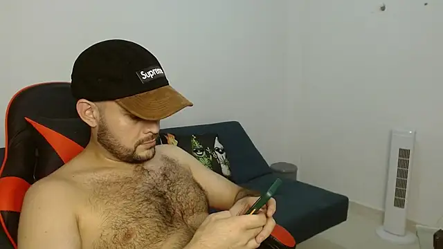 Snapshot of holegape chatting on 04-21-26, 05:50 holegape online show from 04-21-26, 05:50