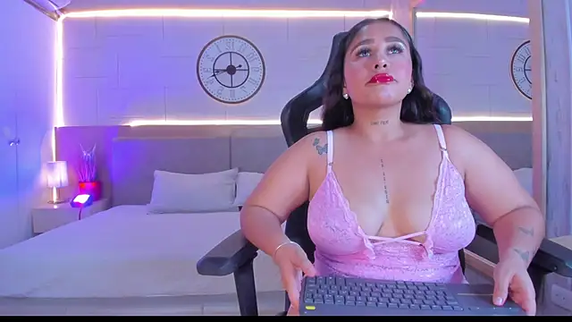 Snapshot of Julietaa_1 chatting on 11-27-25, 07:49 Julietaa 1 online show from 11-27-25, 07:49