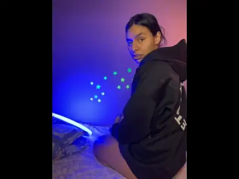 Snapshot of SaraAndrade_ chatting on 01-19-26, 01:15 SaraAndrade online show from 01-19-26, 01:15