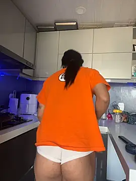 Snapshot of SaraAndrade_ chatting on 03-04-26, 01:17 SaraAndrade online show from 03-04-26, 01:17