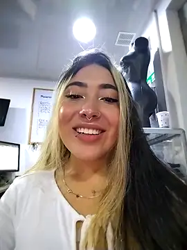 Snapshot of Manuela_Velvet chatting on 11-27-25, 02:24 Manuela Velvet online show from 11-27-25, 02:24