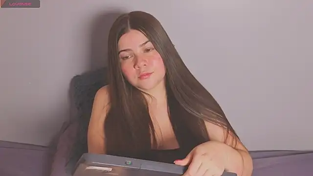 Snapshot of amyvans_ chatting on 05-19-26, 11:44 amyvans online show from 05-19-26, 11:44