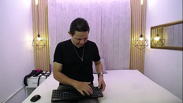 DaniyMel online show from 12-20-25, 12:23