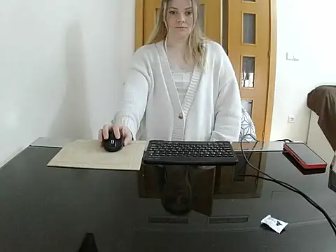 Adelyxveex online show from 12-18-25, 11:27