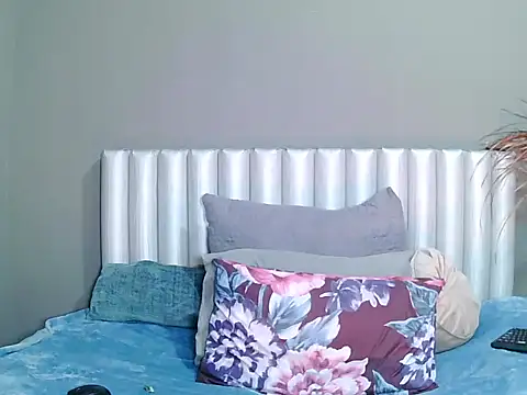 Snapshot of SavageHoney chatting on 11-28-25, 07:38 SavageHoney online show from 11-28-25, 07:38