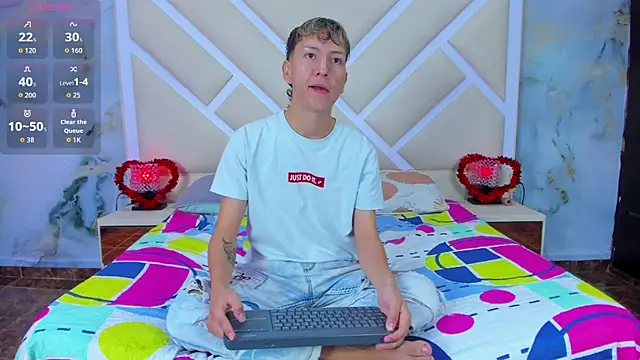 Snapshot of sammysex- chatting on 11-28-25, 06:27 sammysex- online show from 11-28-25, 06:27