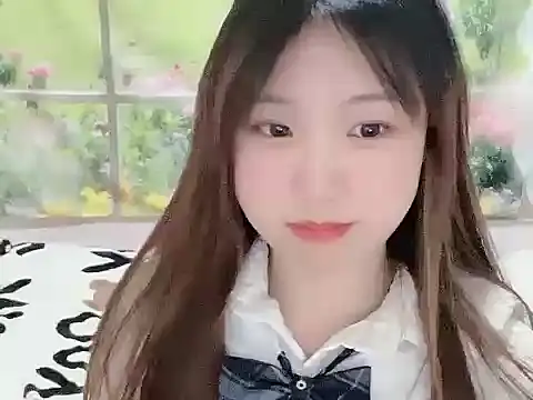 Snapshot of Poppy13 chatting on 11-25-25, 02:39 Poppy13 online show from 11-25-25, 02:39