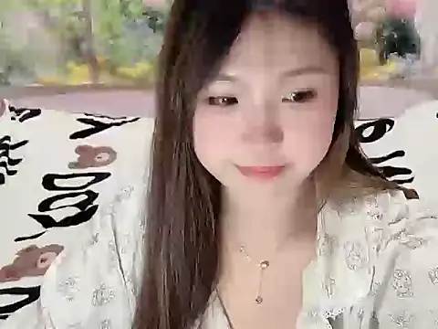 Snapshot of Poppy13 chatting on 11-26-25, 01:01 Poppy13 online show from 11-26-25, 01:01