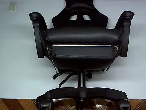 Snapshot of Alphacashmaster777 chatting on 03-31-26, 04:18 Alphacashmaster777 online show from 03-31-26, 04:18