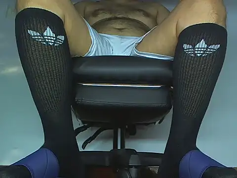 Snapshot of Alphacashmaster777 chatting on 04-14-26, 10:27 Alphacashmaster777 online show from 04-14-26, 10:27