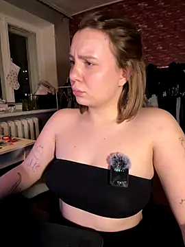 Annahylio online show from 11-30-25, 06:23