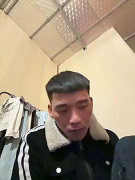 Snapshot of sanu551 chatting on 11-28-25, 04:59 sanu551 online show from 11-28-25, 04:59