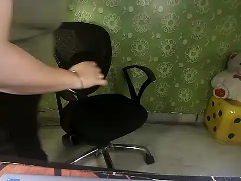 01Monika online show from 12-02-25, 05:13