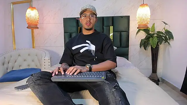 Brand Collins online show from 11-28-25, 11:35