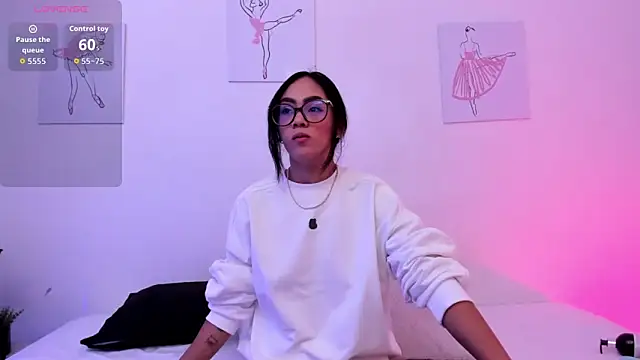 Klohewilliams  online show from 12-20-25, 12:34