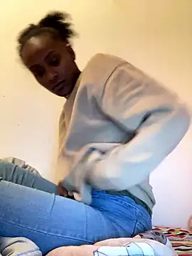    Hannah    online show from 01-09-26, 02:47