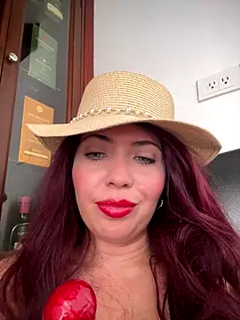 Snapshot of IsaSantoDomingo chatting on 12-18-25, 04:35 IsaSantoDomingo online show from 12-18-25, 04:35