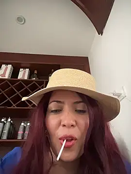 Snapshot of IsaSantoDomingo chatting on 12-19-25, 04:47 IsaSantoDomingo online show from 12-19-25, 04:47