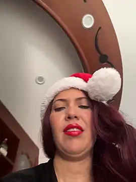 Snapshot of IsaSantoDomingo chatting on 12-22-25, 01:52 IsaSantoDomingo online show from 12-22-25, 01:52