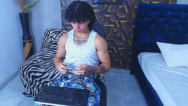 Snapshot of kim_curlyy chatting on 06-04-26, 05:19 kim curlyy online show from 06-04-26, 05:19
