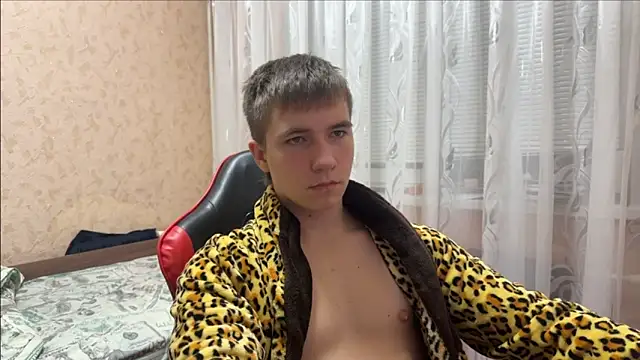 Snapshot of golden_flash chatting on 11-30-25, 06:45 golden flash online show from 11-30-25, 06:45