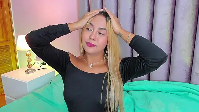 Snapshot of Little_Angelica18 chatting on 02-06-26, 02:09 Little Angelica18 online show from 02-06-26, 02:09