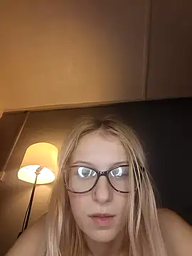 Stargirl247 online show from 11-28-25, 01:08