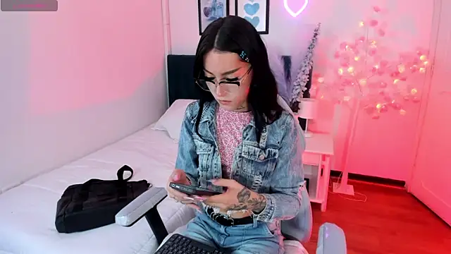 Snapshot of megan_rosse11 chatting on 11-30-25, 05:22 megan rosse11 online show from 11-30-25, 05:22