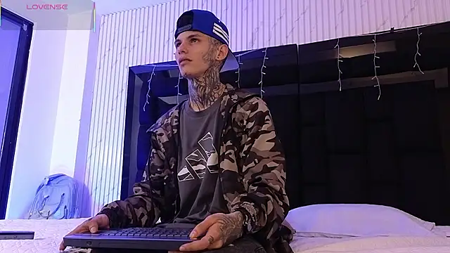 Paulo 527 online show from 02-25-26, 05:28