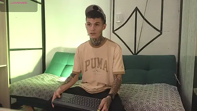 Paulo 527 online show from 07-11-26, 05:43