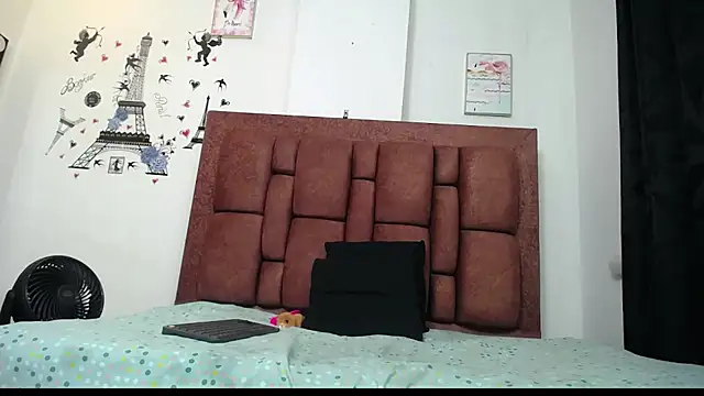 Snapshot of varascott chatting on 04-18-26, 07:51 varascott online show from 04-18-26, 07:51